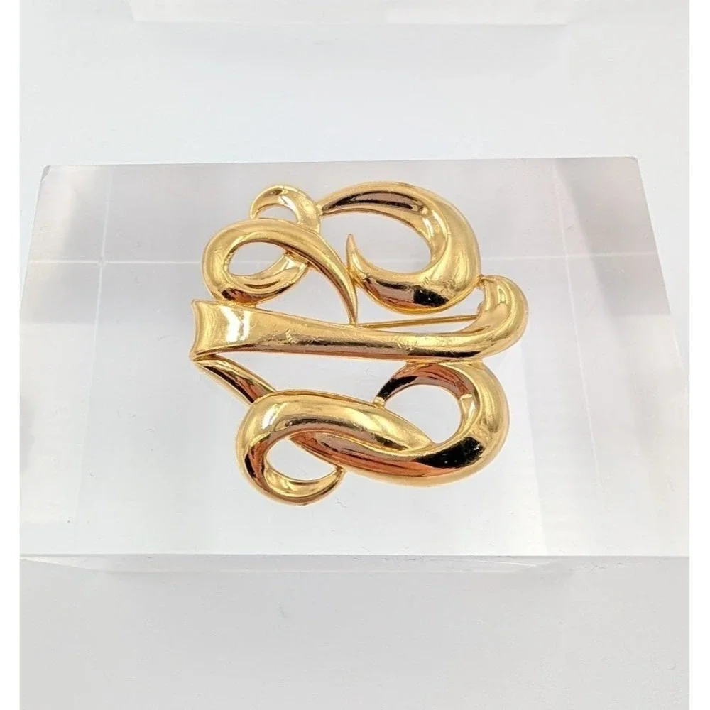Monet Vintage Brooch Gold Tone Lot of 4 Holiday Christmas‎ Enamel Signed